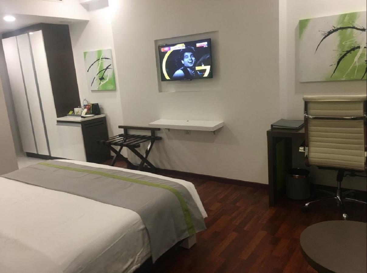Lemon Tree Hotel, Banjara Hills, Hyderabad Bagian luar foto